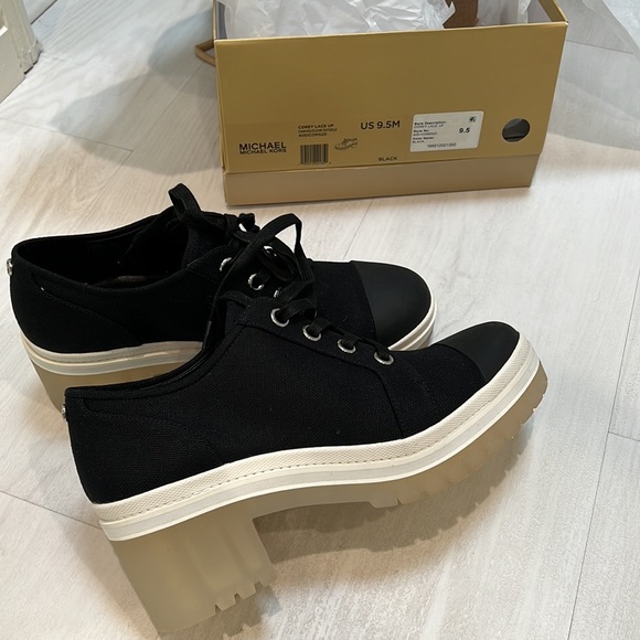 Michael Kors Corey Lace-Up Lug Sole Sneakers - Picture 13 of 13